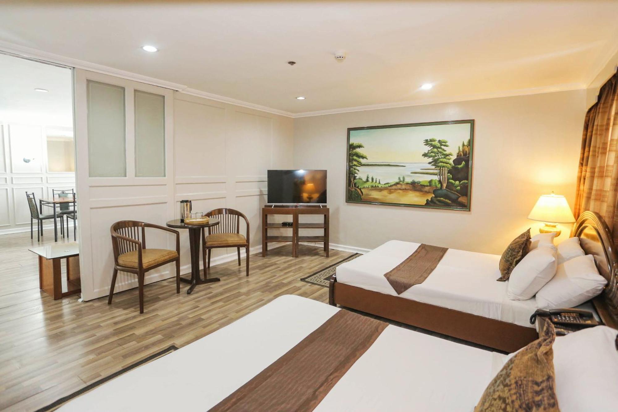 Holiday Plaza Hotel - Cebu Buitenkant foto