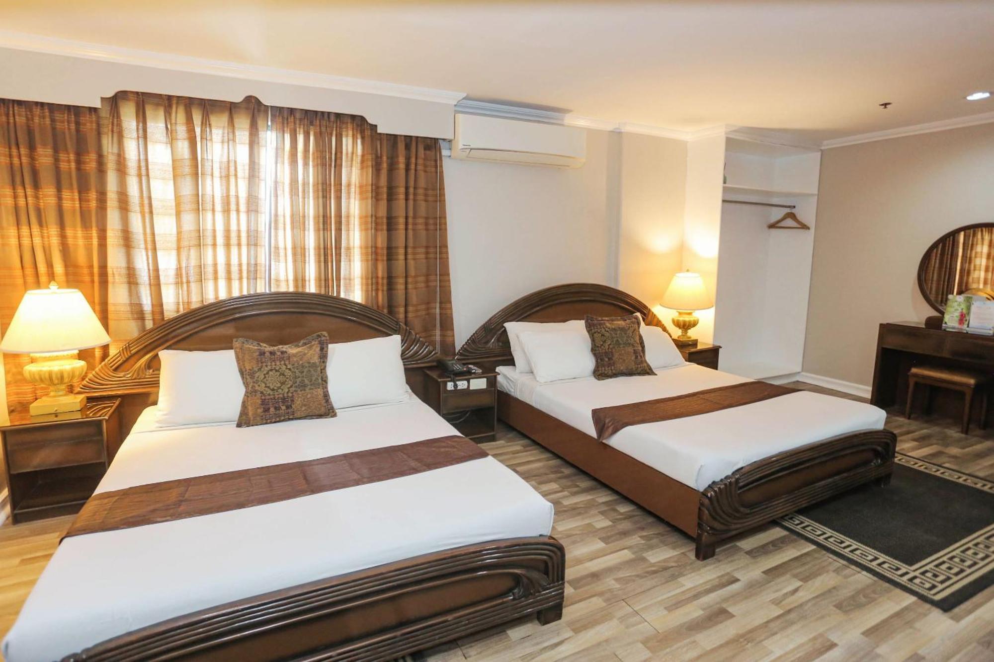 Holiday Plaza Hotel - Cebu Buitenkant foto
