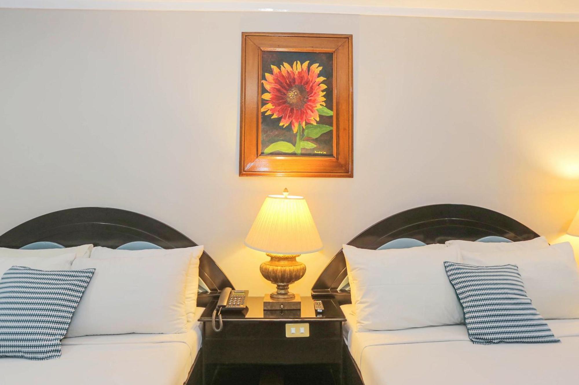 Holiday Plaza Hotel - Cebu Buitenkant foto