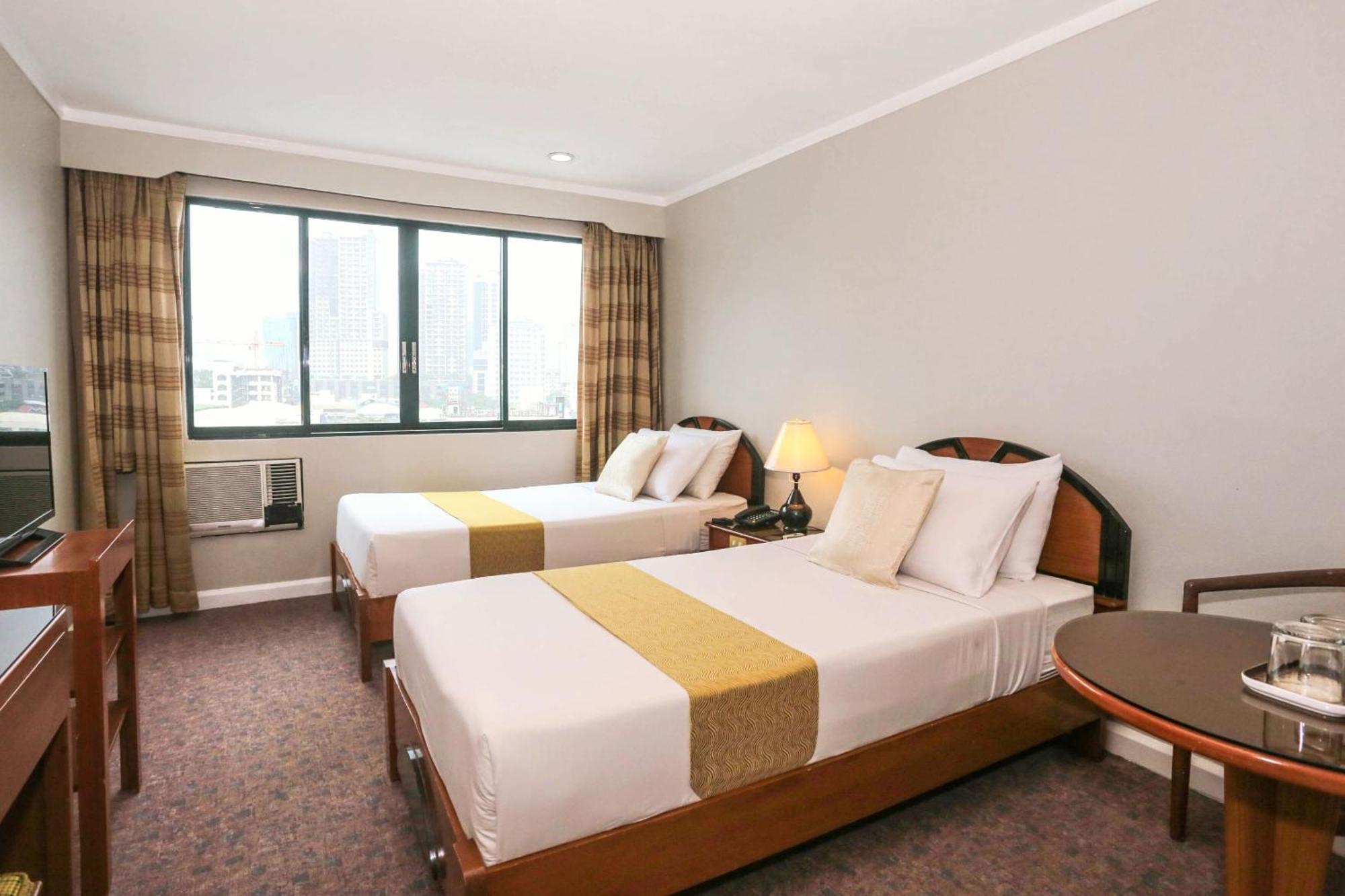 Holiday Plaza Hotel - Cebu Buitenkant foto